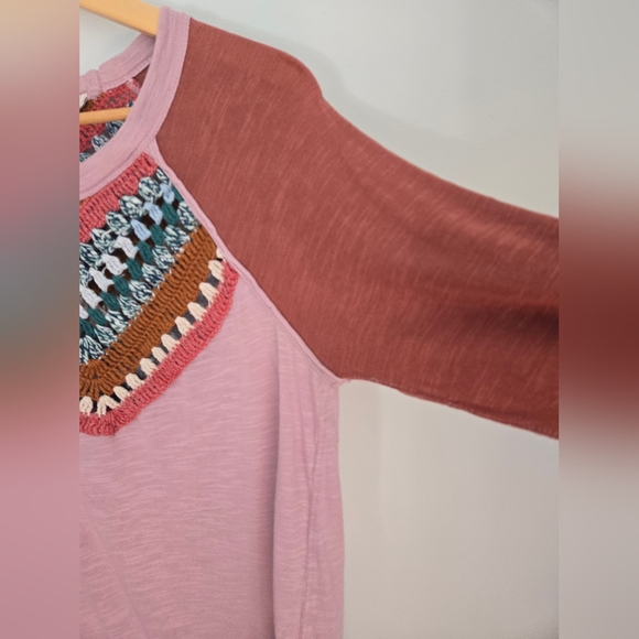 WE THE FREE Women's Pink And Teal Patterned  Coton Linen Blend Top - Picture 6 of 16